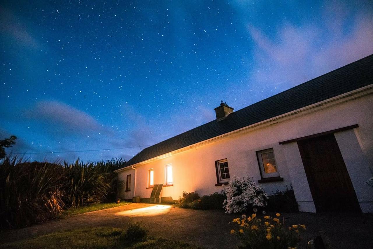 B&B The Red Door Cottage Donegal Town Exteriör bild